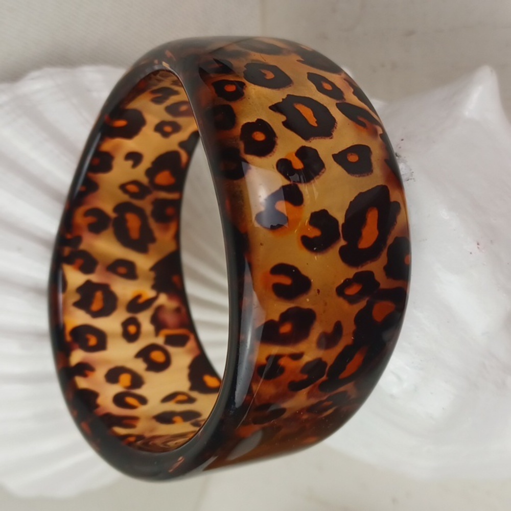 Cool Leopard Print Resin Lucite Bangle Bracelet